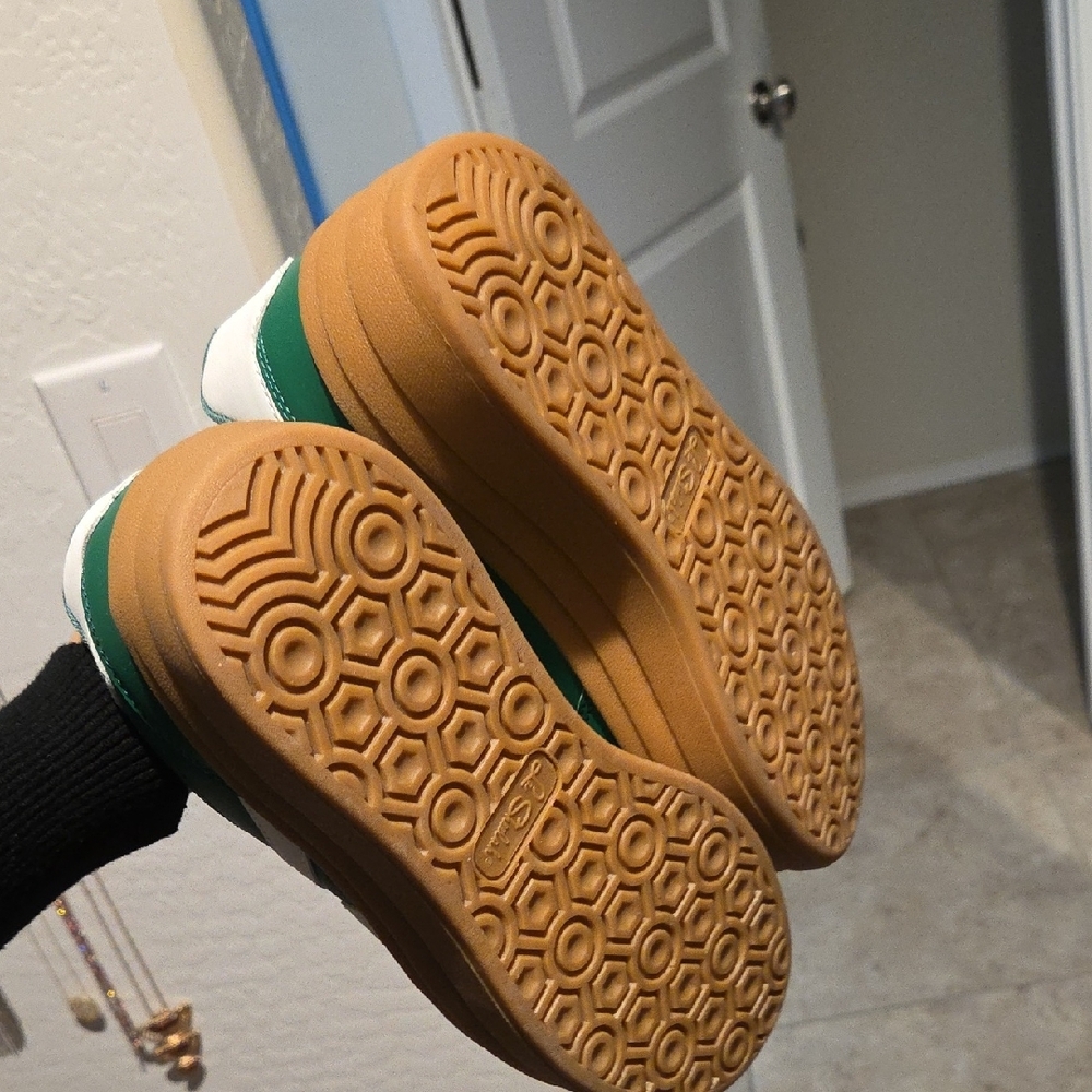 Green and White Platform Sneakers - Picture 4 of 7
